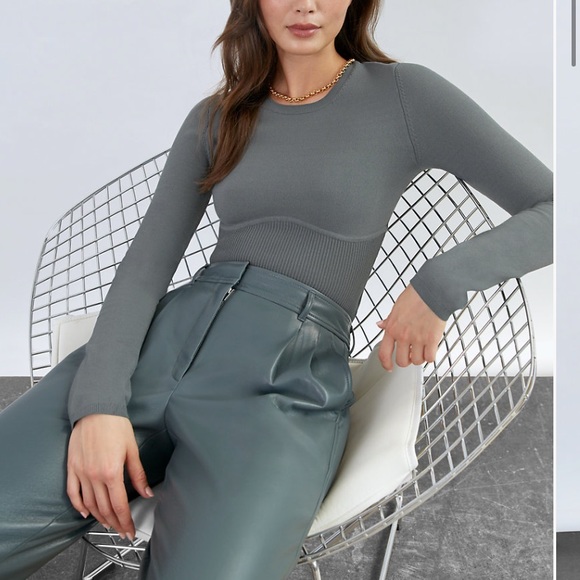 Aritzia Babaton Refinery Sculpt Knit Sweater in pine cone brown - Picture 4 of 6